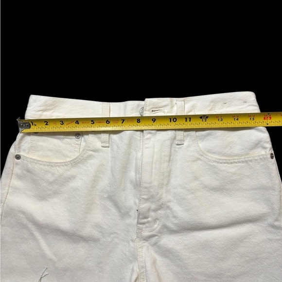 Madewell White High-Waisted the mom Jean Shorts with Frayed Hem size 28 - Picture 9 of 10